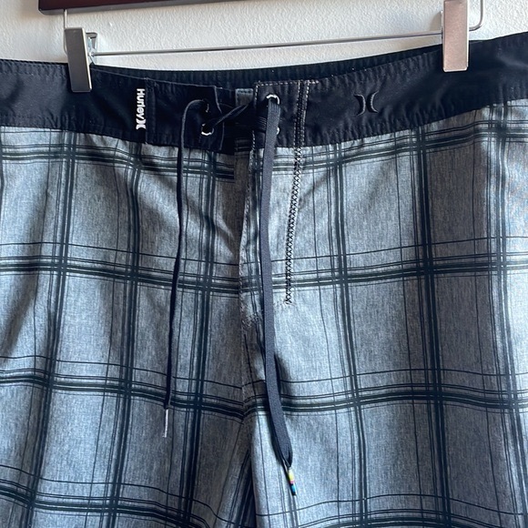Grey Hurley Board Shorts Size 33 (XL) - Picture 3 of 6